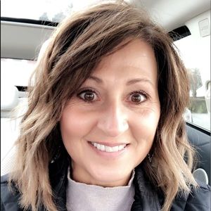 Meet your Posher, Denise